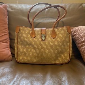 Vintage Dooney & Burke Tote * last price